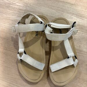 Hurley Tan and White Sandals